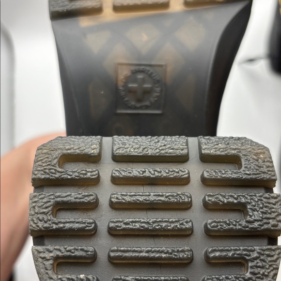 Dr. Martens Chesney Black Leather Flare Heeled Lace Up Boots - 6 - Picture 11 of 13